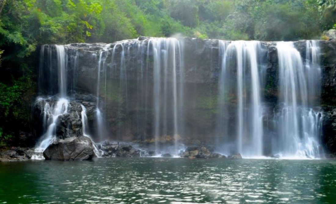 cropped-kilauea-waterfall.jpg